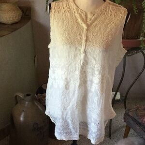 EUC Johnny Was Embroidered Sleeveless Top